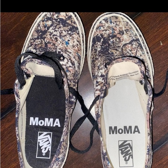 Vans NWTS ~
AUTHENTIC
MoMA BY JACKSON POLLACK!
OUT
OF STOCKIE ONE - Picture 8 of 9